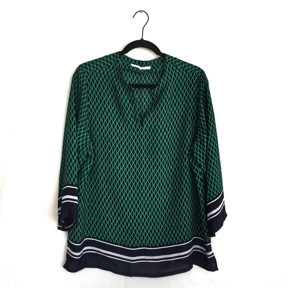 Violet & Claire blouse top shirt geometric pattern